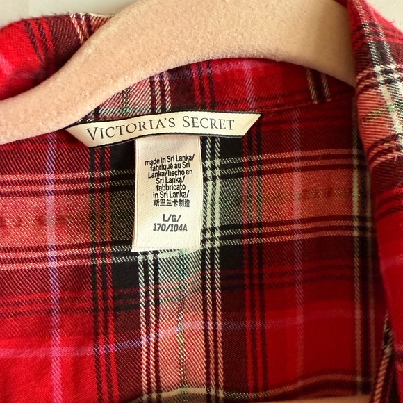 Victoria Secret - Picture 2 of 5